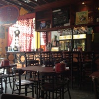 Das Foto wurde bei Mojo Pizza n&amp;#39; Pub von Charlie H. am 12/8/2012 aufgenommen