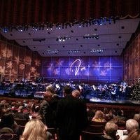 11/30/2012에 Jackie B.님이 Marcus Center For The Performing Arts에서 찍은 사진