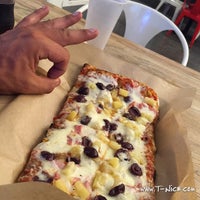 Foto diambil di Blocks Pizza Deli oleh T-Nice T. pada 8/16/2015
