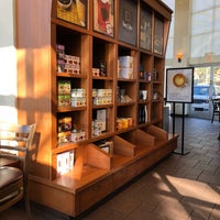 4/22/2018 tarihinde Dianna M.ziyaretçi tarafından Peet&amp;#39;s Coffee &amp;amp; Tea'de çekilen fotoğraf