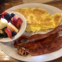 Photo taken at Cracker Barrel Old Country Store by Rachel M. on 6/4/2022