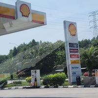 Foto diambil di Shell oleh Ariff A. pada 3/16/2023