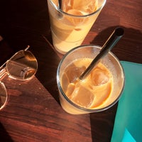 10/7/2018 tarihinde Deniz O.ziyaretçi tarafından Cartel Coffee &amp;amp; Cocktails'de çekilen fotoğraf