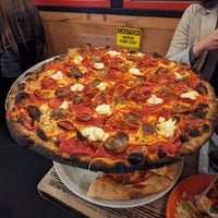 3/13/2024 tarihinde John L.ziyaretçi tarafından Tony’s Pizza Napoletana'de çekilen fotoğraf