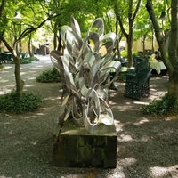 Foto diambil di Grounds For Sculpture oleh Beverly Z. pada 6/4/2023