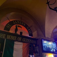 Foto diambil di Finnegan&amp;#39;s Irish Pub oleh Kamilla I. pada 10/6/2023