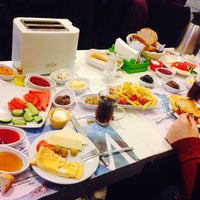 Foto tirada no(a) Mavi Kahvaltı &amp;amp; Cafe por Şeyma Z. em 3/21/2015