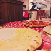 Photo taken at Pizza Italiana by Kateryna L. on 11/8/2014
