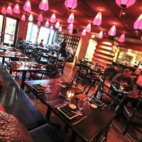 Foto diambil di Red Lantern Restaurant and Lounge oleh Red Lantern Restaurant and Lounge pada 11/4/2013