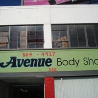 Das Foto wurde bei Avenue Body Shop von Avenue Body Shop am 11/4/2013 aufgenommen