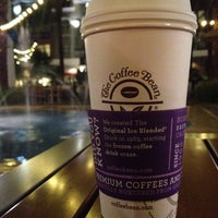 Photo taken at The Coffee Bean &amp; Tea Leaf by Mimi G. on 12/4/2014