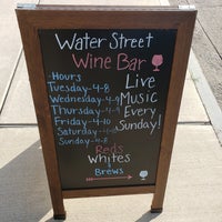 Das Foto wurde bei Water Street Wine Bar von Alex am 7/20/2019 aufgenommen