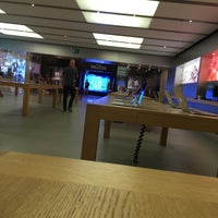 Photo taken at Apple Roma Est by Fausto D. on 8/31/2017