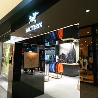 Arc Teryx Outdoor Supply Store In 横浜市