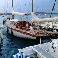 Das Foto wurde bei Παραλία Πόρτο Χέλι von Demetris P. am 10/10/2012 aufgenommen