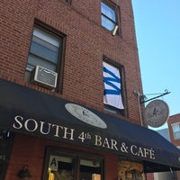 11/7/2016 tarihinde Austin G.ziyaretçi tarafından South 4th Bar &amp;amp; Cafe'de çekilen fotoğraf