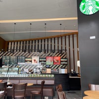 Photo prise au Starbucks par طلال M. le10/16/2021