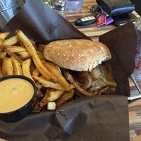 8/20/2015 tarihinde Ion G.ziyaretçi tarafından Burgers n&amp;#39; Fries Forever'de çekilen fotoğraf