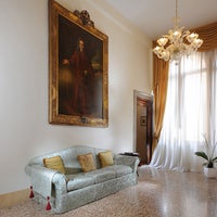 Das Foto wurde bei Hotel Palazzo Vitturi von Hotel Palazzo Vitturi am 11/6/2013 aufgenommen