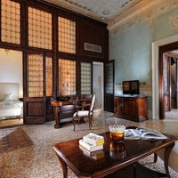 Das Foto wurde bei Hotel Palazzo Vitturi von Hotel Palazzo Vitturi am 11/6/2013 aufgenommen