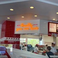 Photo taken at In-N-Out Burger by Michele H. on 10/16/2022