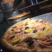 Photo taken at Vezpa Pizzas by Ricardo C. on 6/19/2016