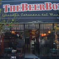 Das Foto wurde bei The BeerBox La Paz von The BeerBox La Paz am 11/7/2013 aufgenommen