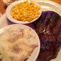 Photo taken at Texas Roadhouse by Mod M. on 2/21/2014