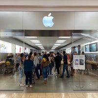 Photo taken at Apple The Galleria by Brian J. on 11/1/2019