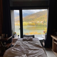 Das Foto wurde bei Lopota Lake | ლოპოტას ტბა von N🎏 am 11/12/2022 aufgenommen