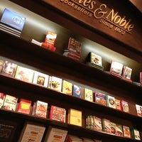 Barnes Noble Booksellers Now Closed Bookstore In Waialae