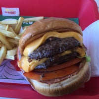 Photo taken at In-N-Out Burger by Gary W. on 9/19/2015