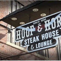 Foto tirada no(a) Hoof &amp;amp; Horn Steak House por Hoof &amp;amp; Horn Steak House em 11/7/2013