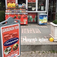Photo taken at Battalbey Çiğ Köfte by Süleyman K. on 5/17/2017