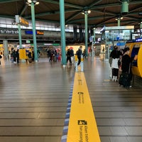 Photo taken at Schiphol Plaza by Yannick D. on 10/14/2021