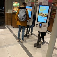 Photo taken at Burger King by Yannick D. on 12/4/2021