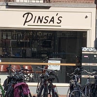 Photo taken at Pinsas Restaurant by Yannick D. on 9/18/2021
