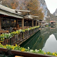 Photo taken at Hotel &amp;amp; Restaurant Canyon Matka by Jale K. on 12/6/2023