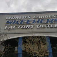 basketbal schipper Vergelijken SKECHERS Warehouse Outlet - 3 tips from 576 visitors