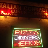 6/25/2016 tarihinde Oscar C.ziyaretçi tarafından Italian Connection Pizza'de çekilen fotoğraf