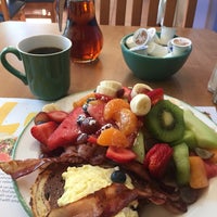 Photo taken at Cora Breakfast &amp;amp; Lunch by Karen R. on 7/23/2018