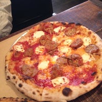 Снимок сделан в Treno Pizza Bar пользователем Jon D. 10/11/2012