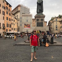 Photo taken at Monumento a Giordano Bruno by Adil Murat V. on 6/14/2019