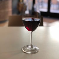 Foto tirada no(a) Cork Wine Bar por Chris em 3/2/2018