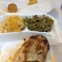 รูปภาพถ่ายที่ Paschal&amp;#39;s Southern Cuisine โดย Jeffrey S. เมื่อ 11/6/2012