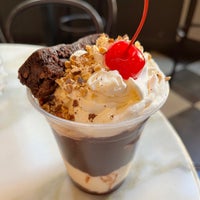 Photo taken at Ghirardelli Ice Cream &amp;amp; Chocolate Shop by Ishani S. on 1/25/2023
