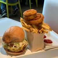 Photo taken at Burger Lounge by Ishani S. on 4/6/2019