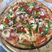 Photo taken at Pieology Pizzeria by Ishani S. on 9/25/2016