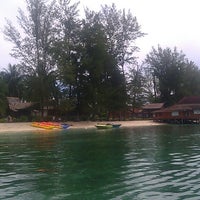 Derawan Beach Cafe Cottage Resort