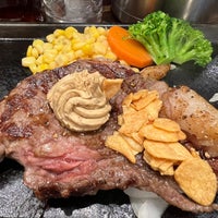 Photo taken at Ikinari Steak by 超スナフキン2 on 12/24/2023